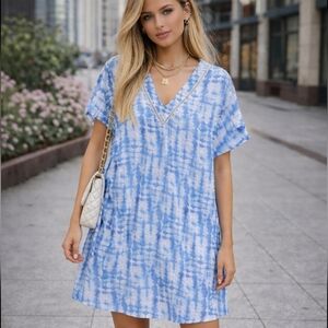 Tahari | Blue White Tie Dye Relaxed V-Neck Tunic/ Dress Top